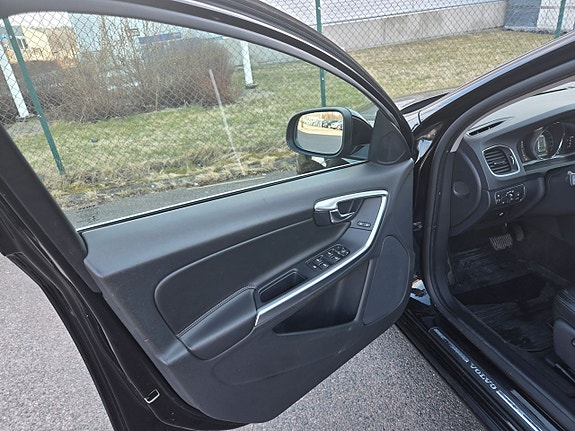 Volvo V60 8 of 18