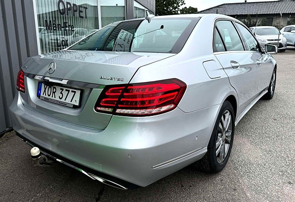 Mercedes-Benz E220 5 of 5