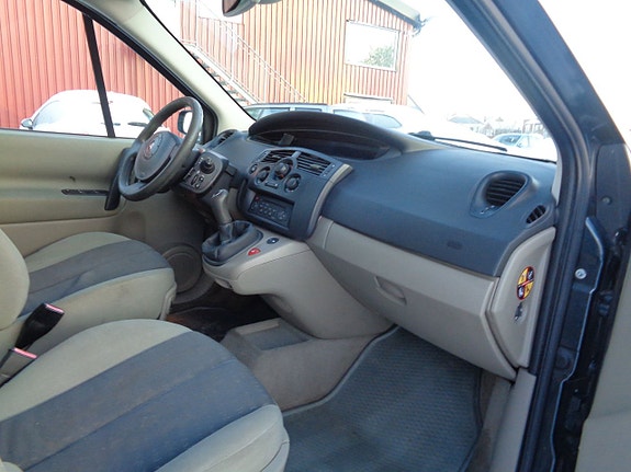Renault Scenic 8 of 15