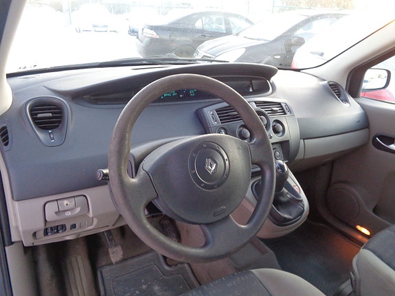Renault Scenic 15 of 15