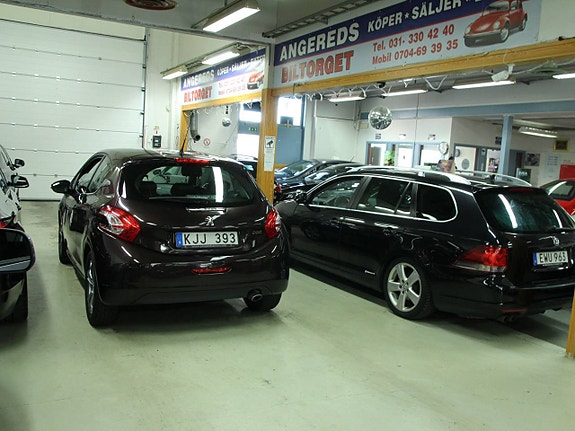Peugeot 208 10 of 13