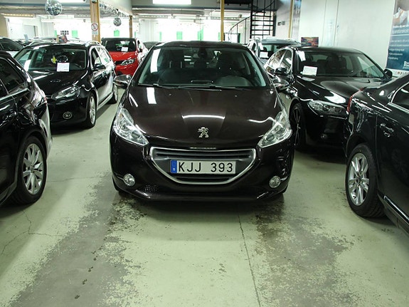 Peugeot 208 4 of 13