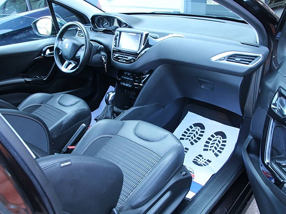 Peugeot 208 13 of 13