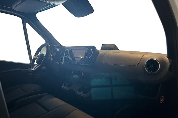 Mercedes-Benz Sprinter 208 9 of 11