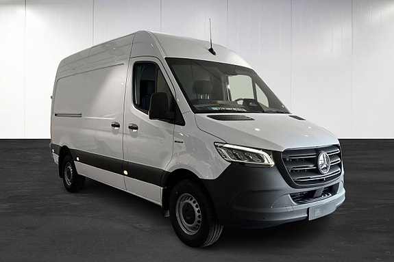 Mercedes-Benz Sprinter 208 2 of 5