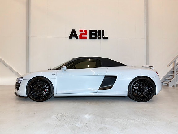 Audi R8 3 of 5
