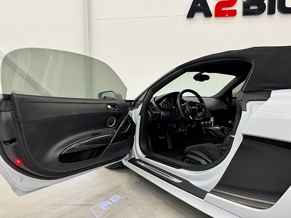 Audi R8 6 of 21