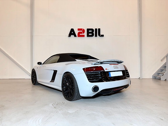 Audi R8 4 of 5