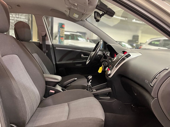 Kia Ceed 17 of 22