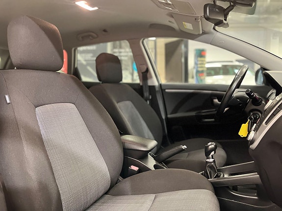 Kia Ceed 18 of 22