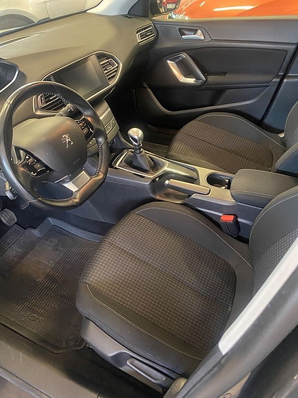 Peugeot 308 11 of 12