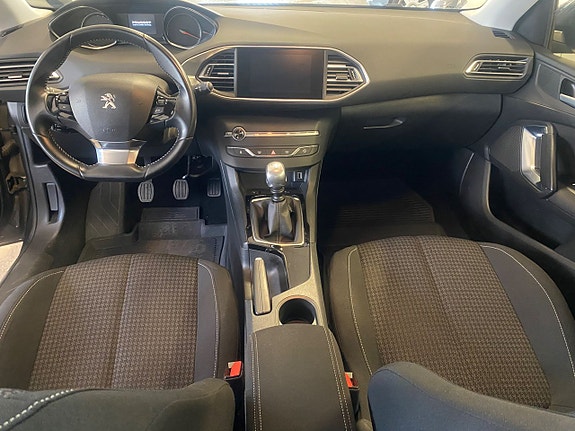 Peugeot 308 9 of 12