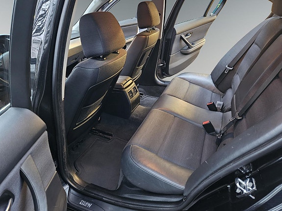 BMW 325i 14 of 18