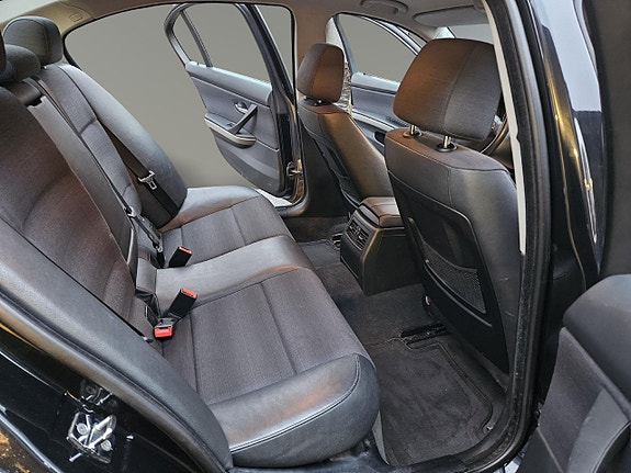 BMW 325i 15 of 18