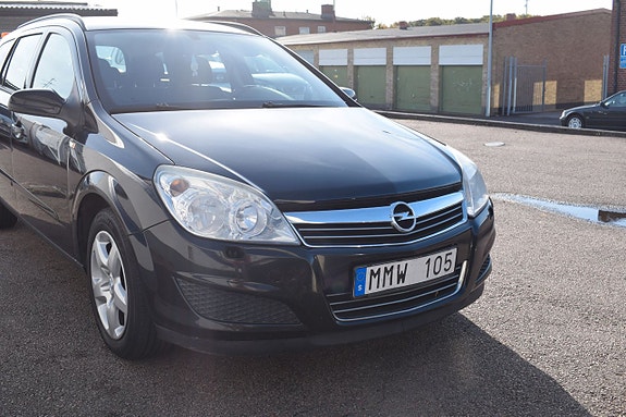 Opel Astra 2 of 5