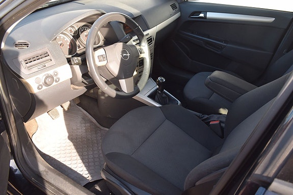 Opel Astra 8 of 8