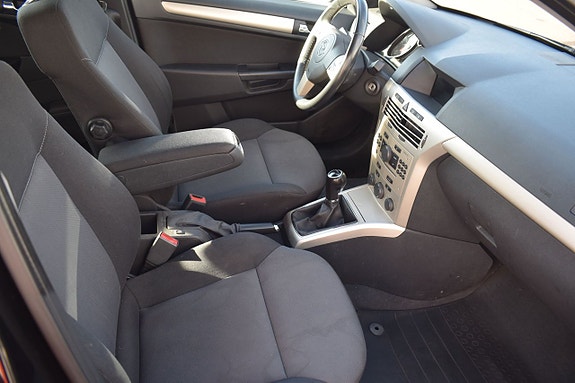 Opel Astra 7 of 8