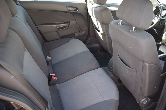 Opel Astra 6 of 8