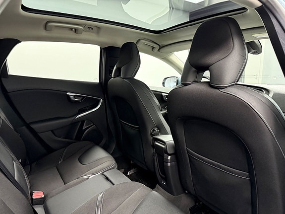 Volvo V40 20 of 23