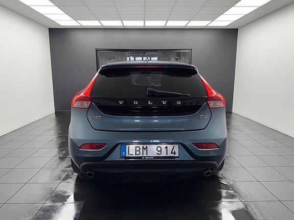 Volvo V40 6 of 23
