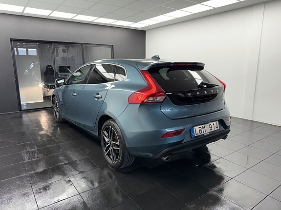 Volvo V40 7 of 23