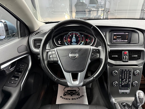 Volvo V40 15 of 23