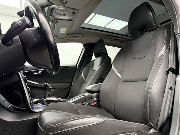Volvo V40 10 of 23
