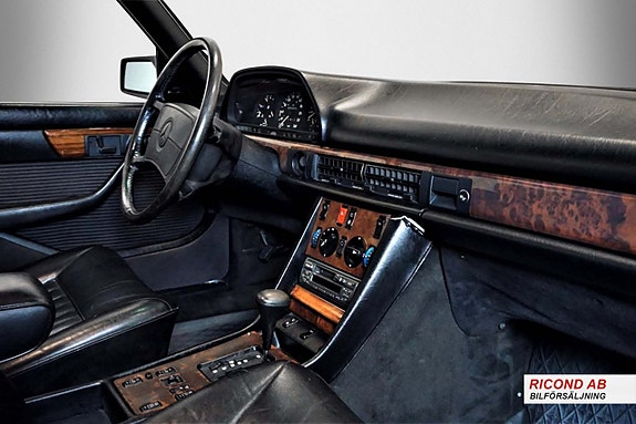 Mercedes-Benz 300 SE 14 of 23