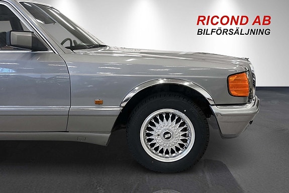 Mercedes-Benz 300 SE 4 of 23