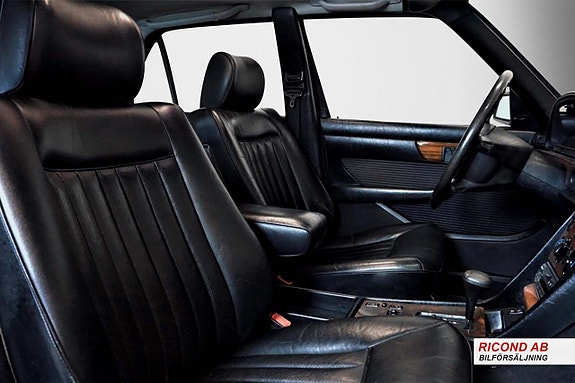Mercedes-Benz 300 SE 15 of 23