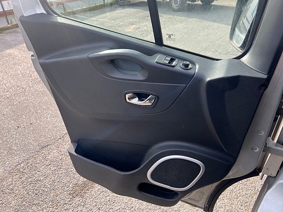 Opel Vivaro 14 of 15