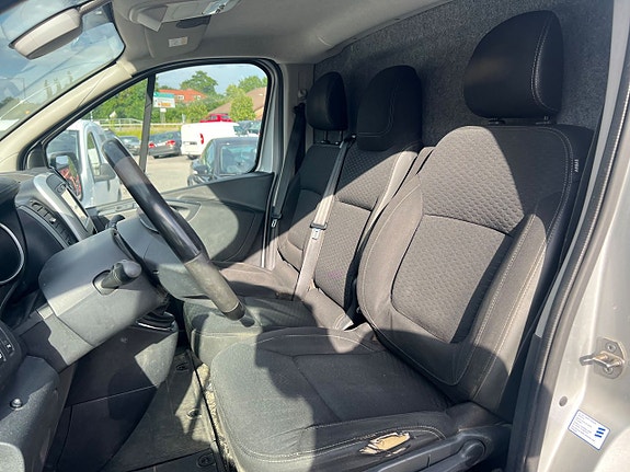 Opel Vivaro 9 of 15