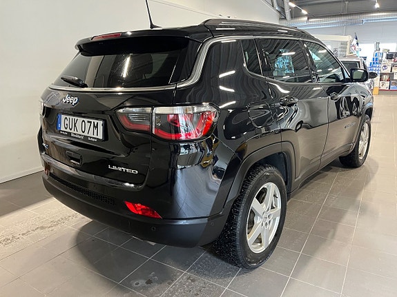 Jeep Compass 4 of 8