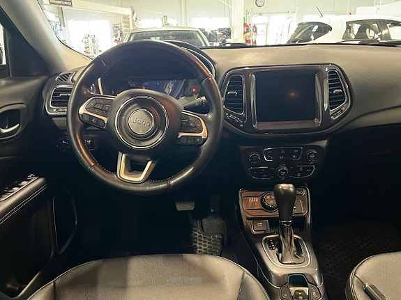 Jeep Compass 7 of 8