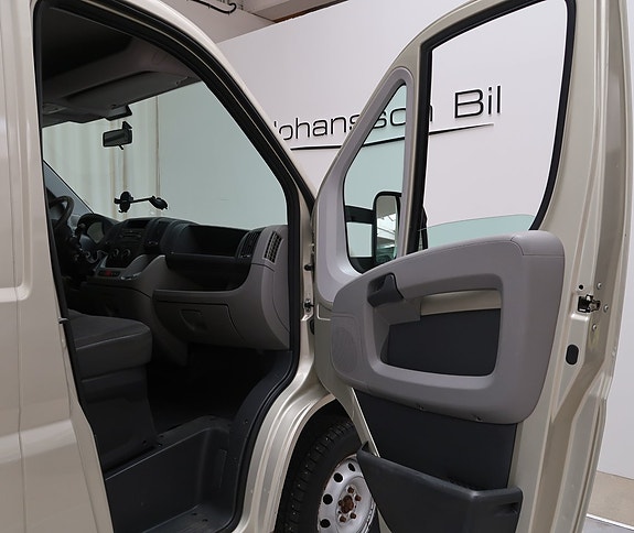 Peugeot Boxer 13 of 18