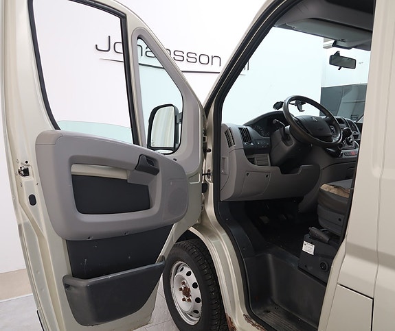 Peugeot Boxer 4 of 18