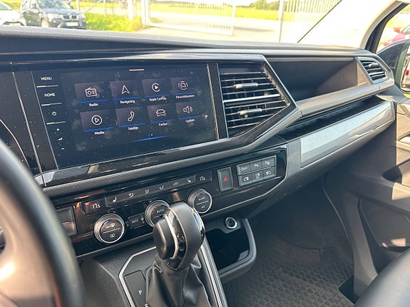 Volkswagen Multivan 18 of 25