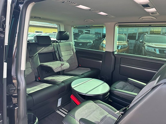Volkswagen Multivan 10 of 25