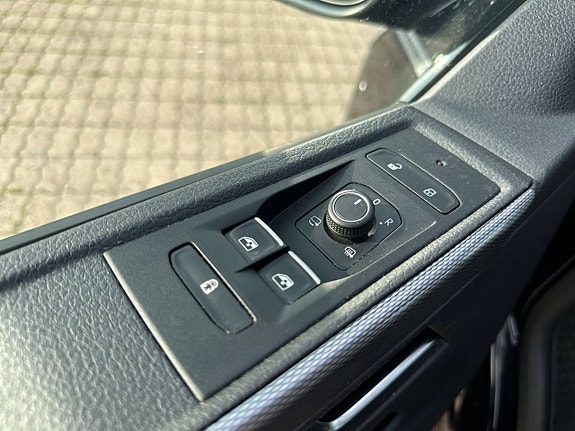 Volkswagen Multivan 20 of 25