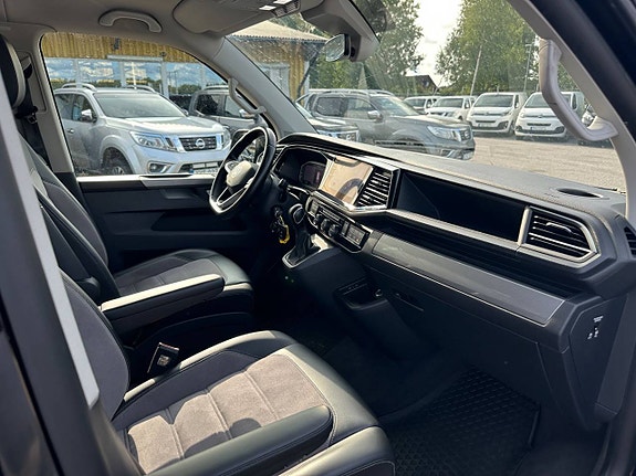 Volkswagen Multivan 11 of 25