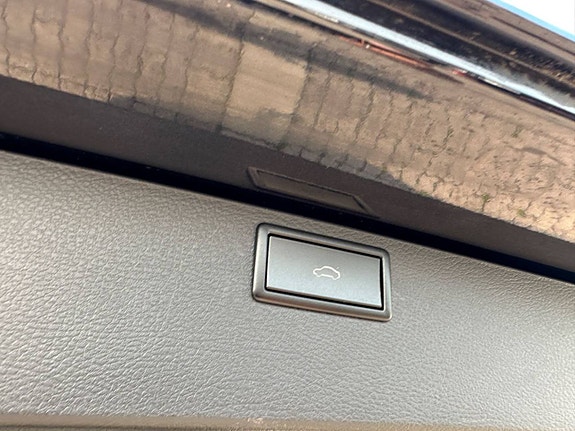 Volkswagen Multivan 17 of 25