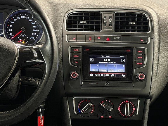 Volkswagen Polo 15 of 26