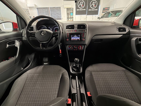 Volkswagen Polo 10 of 26