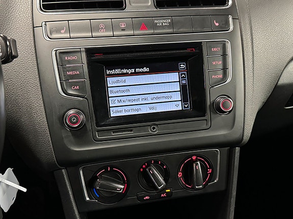 Volkswagen Polo 17 of 26