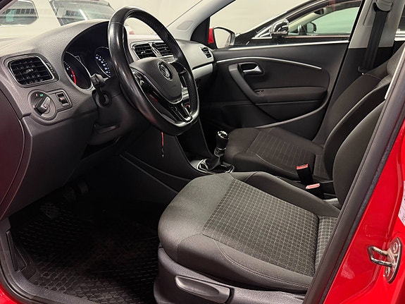 Volkswagen Polo 21 of 26