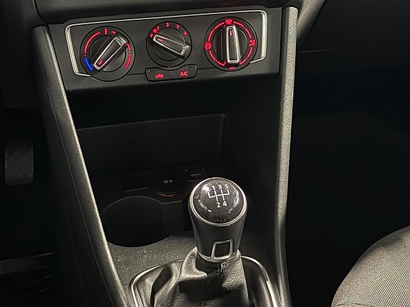 Volkswagen Polo 19 of 26