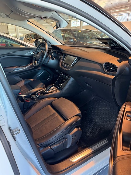 Opel Grandland X 6 of 10