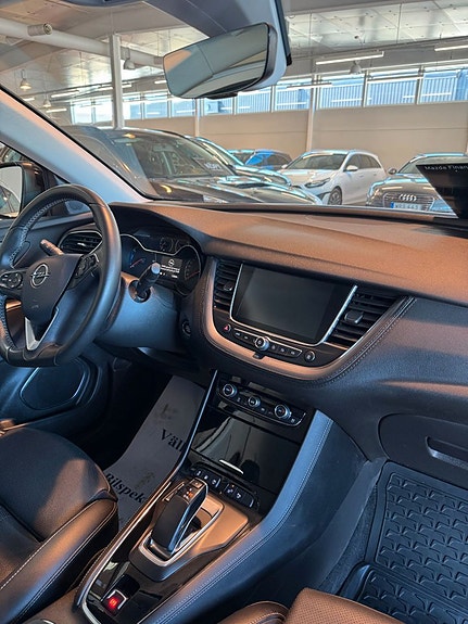 Opel Grandland X 7 of 10