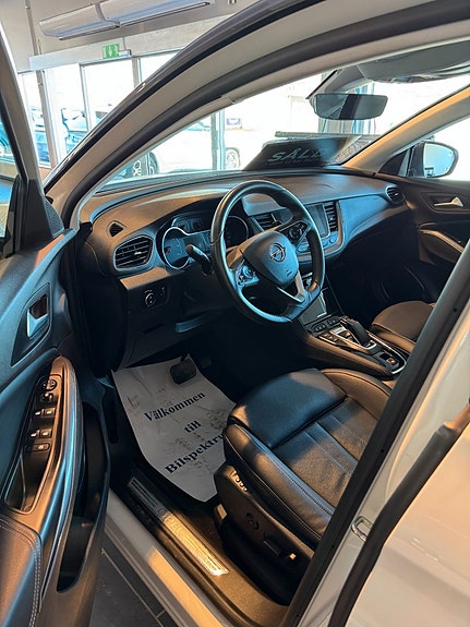 Opel Grandland X 2 of 5
