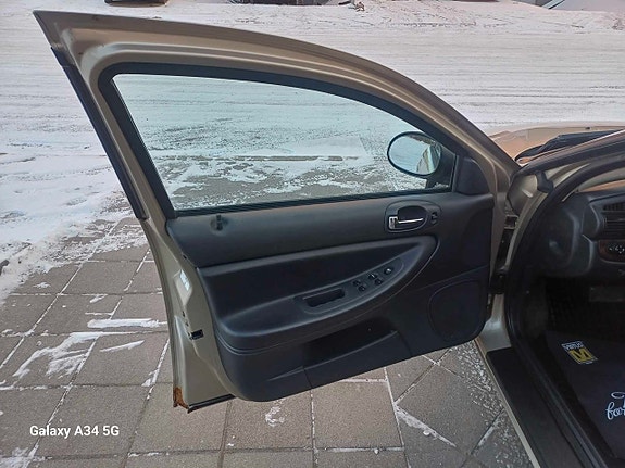 Chrysler Sebring 11 of 19